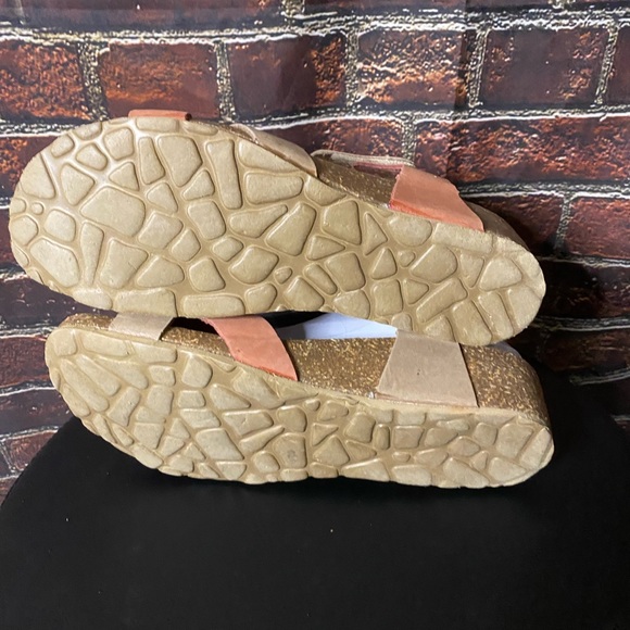 Bio Gold Pink & Tan Wedges Sz 8 - Picture 6 of 8